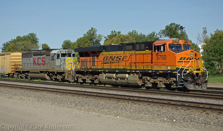 BNSF 5750 - ES44AC.jpg